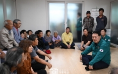 윤석열 대통령, 13개 지방자치단체 특별재난지역 선포…귀국 이틀만에 신속 결정